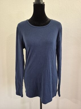 Time and Tru Navy Long-Sleeve Crew Tee